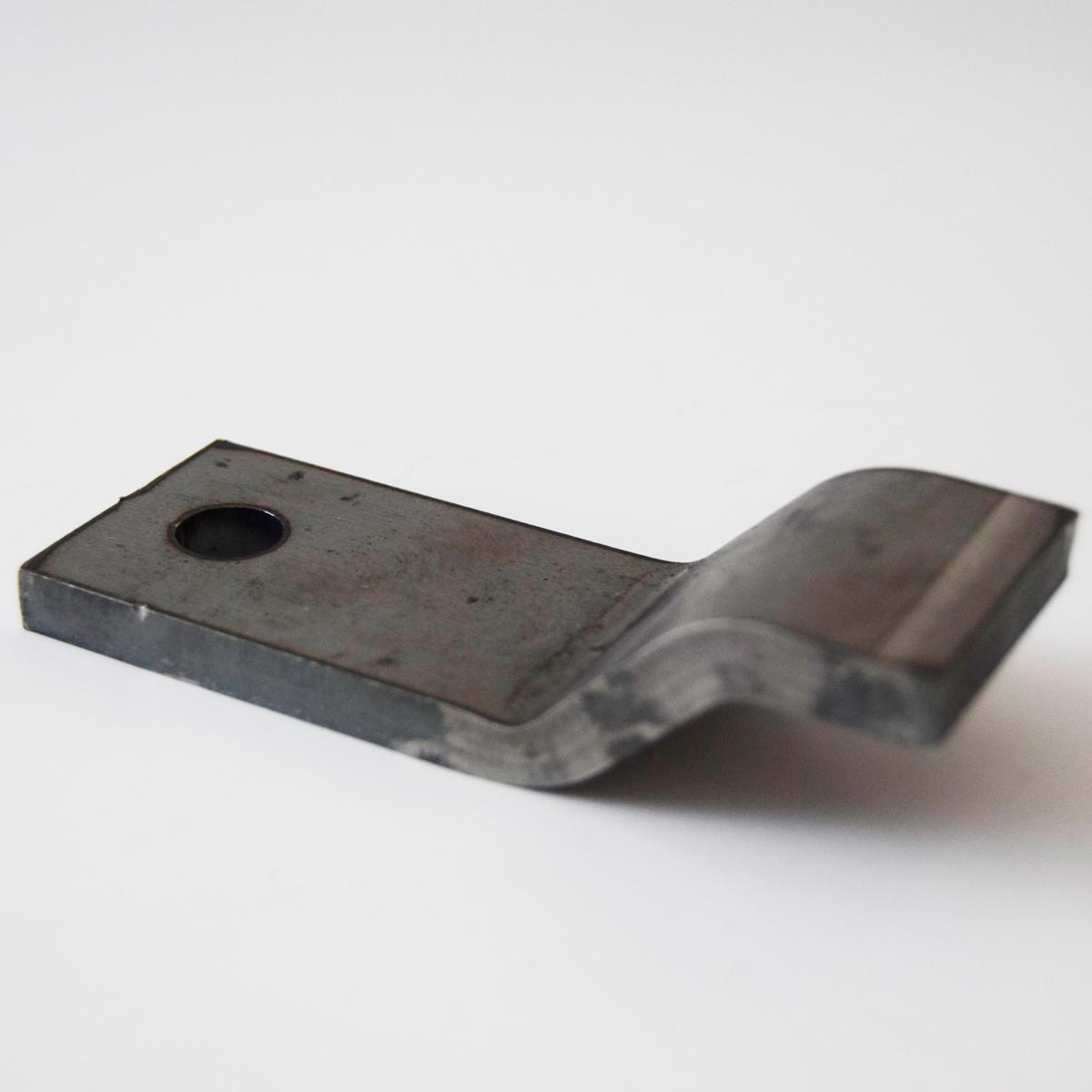 Hjulstøtdemperbrakett Knott forkrøppet 20mm til påsveising på akselsvingarm